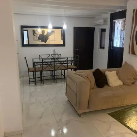 Apartament Laokoontos 16 *